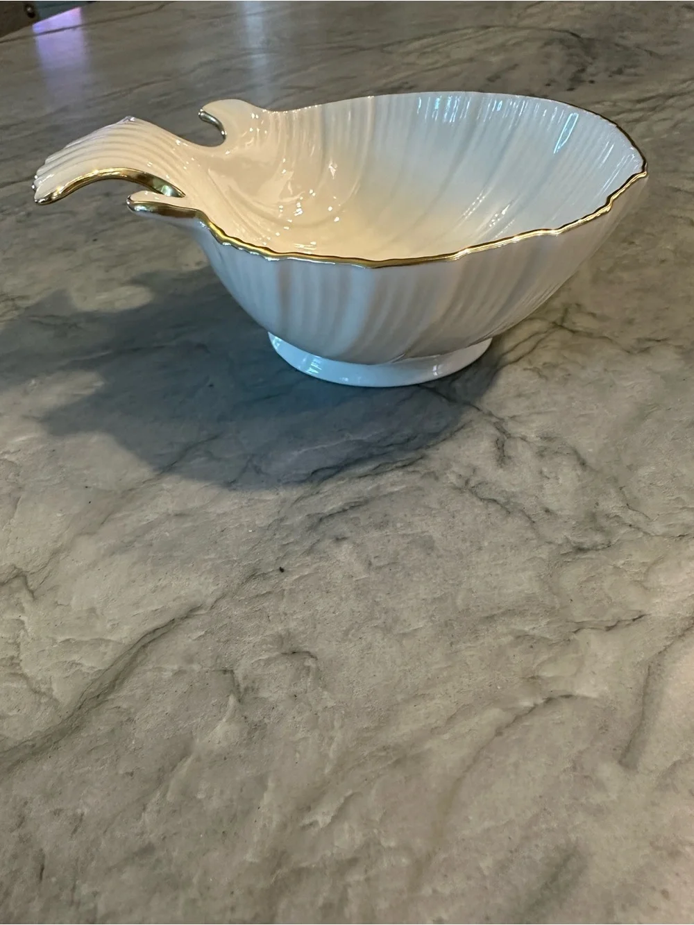 Lenox Cream Porcelain Shell Dishes with Gold Trim (Pair)